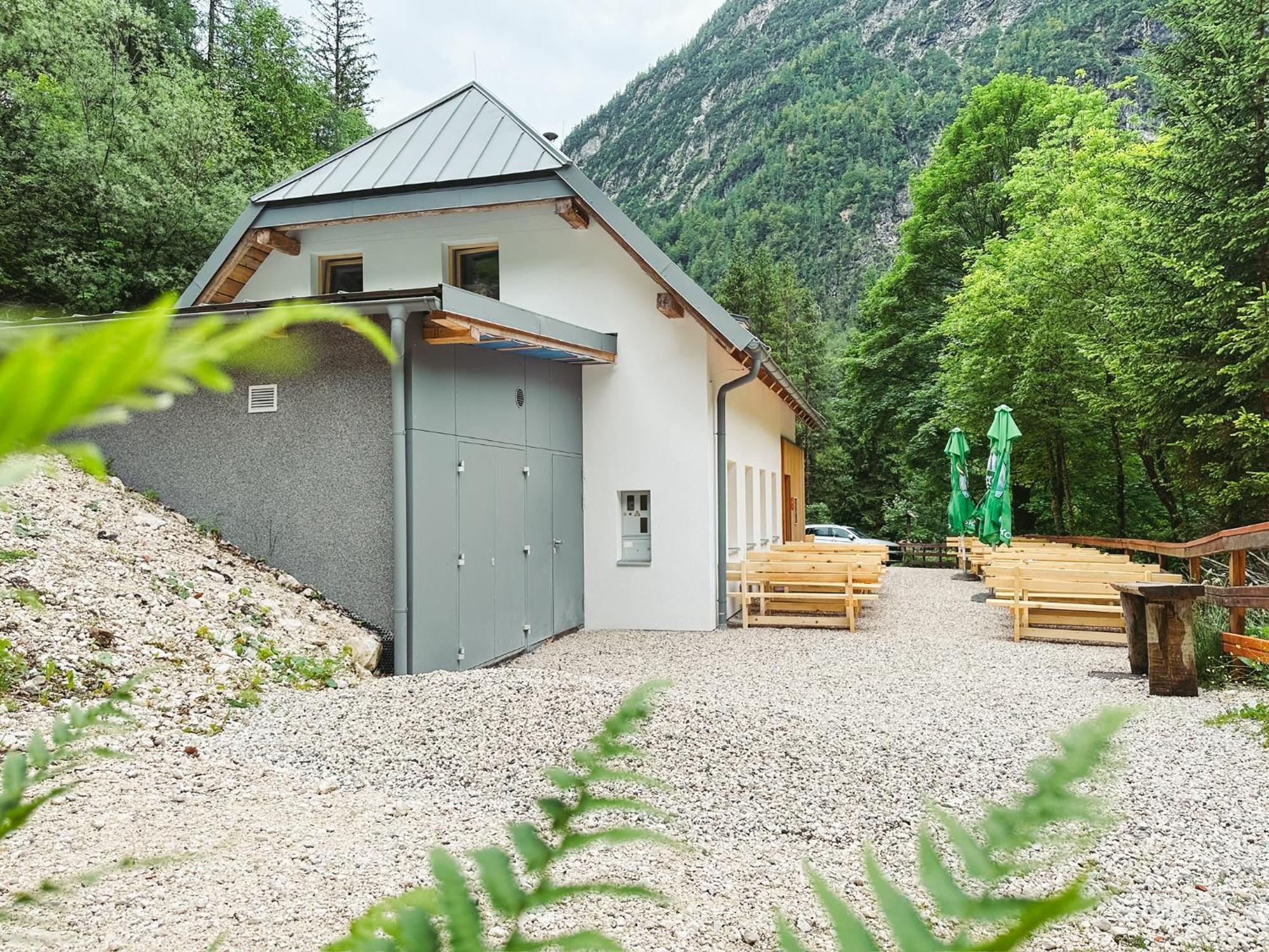 Koca Ob Izviru Soce Villa Trenta Bagian luar foto